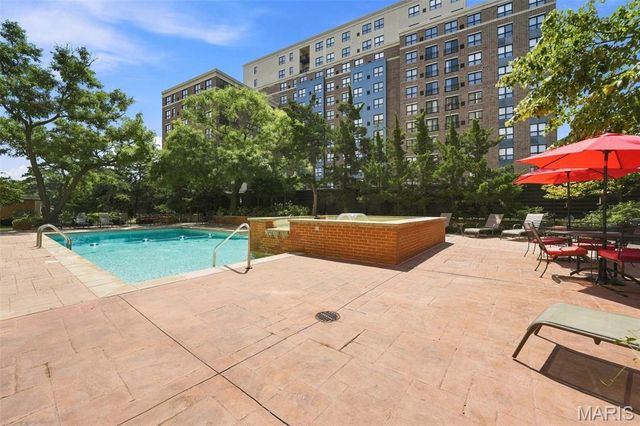 900 S Hanley Road 1D, Clayton, MO 63105