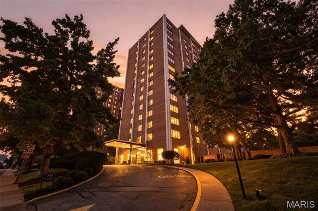 900 S Hanley Road 1D, Clayton, MO 63105