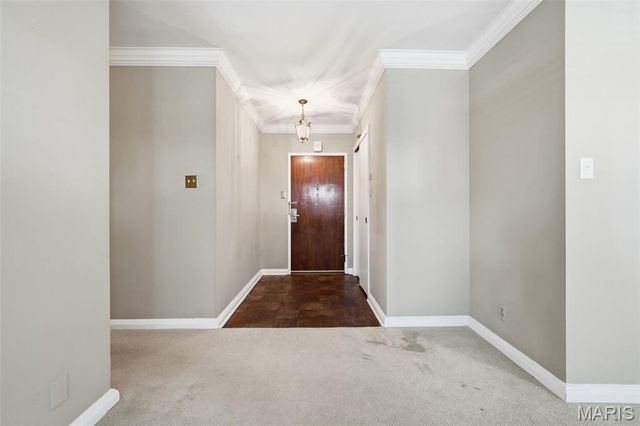 900 S Hanley Road 1D, Clayton, MO 63105