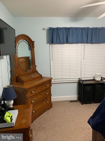 5432 LAKE RD, Newfield, NJ 08344