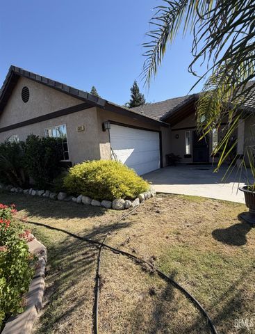 6301 Phyllis Street, Bakersfield, CA 93313