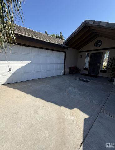 6301 Phyllis Street, Bakersfield, CA 93313