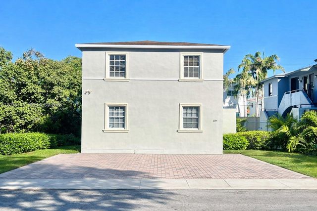 2371 SW 27th St, Miami, FL 33133