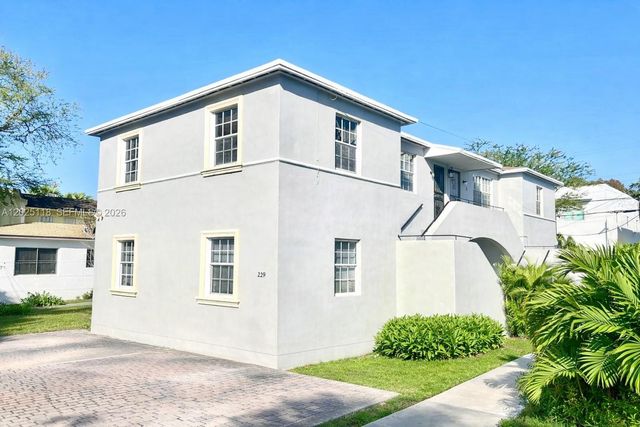 2371 SW 27th St, Miami, FL 33133