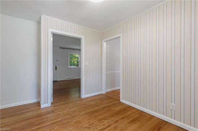 2036 English AVE, Chesapeake, VA 23320