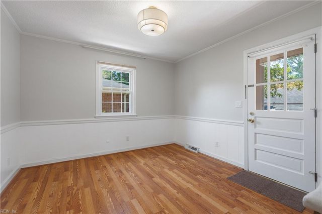2036 English AVE, Chesapeake, VA 23320