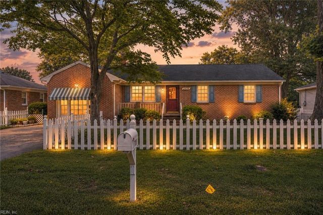 2036 English AVE, Chesapeake, VA 23320