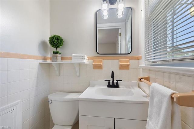 2036 English AVE, Chesapeake, VA 23320