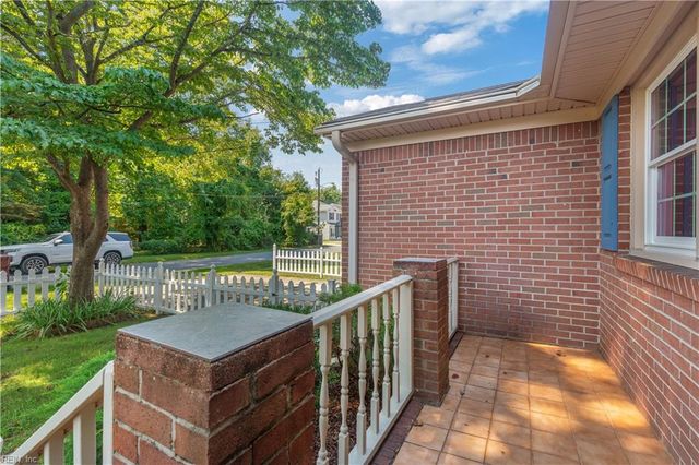 2036 English AVE, Chesapeake, VA 23320
