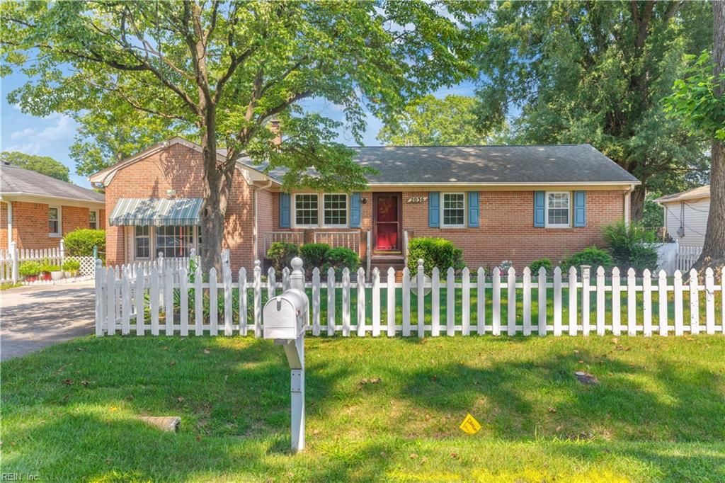 2036 English AVE, Chesapeake, VA 23320