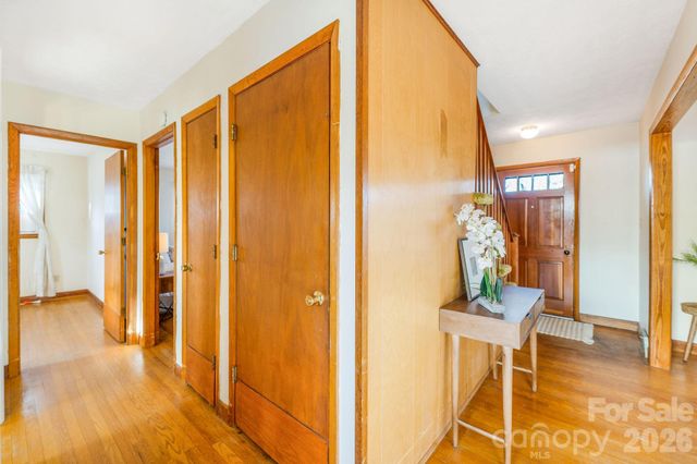 336 Onteora Boulevard, Asheville, NC 28803