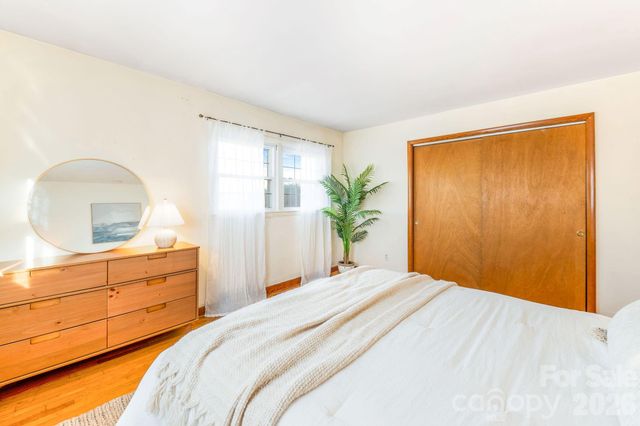 336 Onteora Boulevard, Asheville, NC 28803