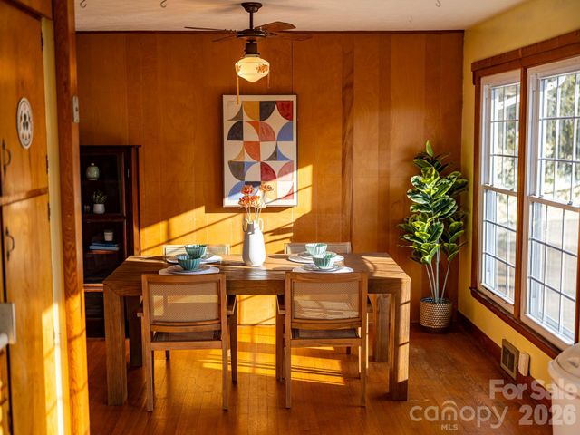 336 Onteora Boulevard, Asheville, NC 28803