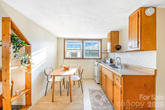 336 Onteora Boulevard, Asheville, NC 28803