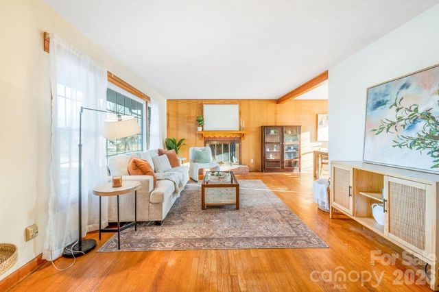 336 Onteora Boulevard, Asheville, NC 28803