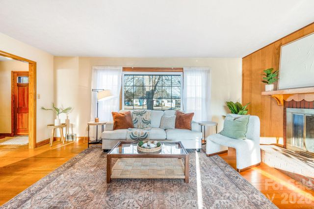 336 Onteora Boulevard, Asheville, NC 28803