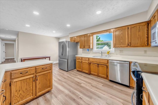 145 Hawkins Dr, Smithville, TN 37166