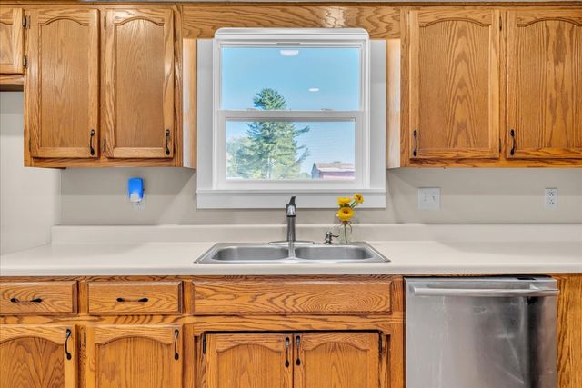 145 Hawkins Dr, Smithville, TN 37166