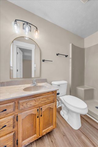 145 Hawkins Dr, Smithville, TN 37166