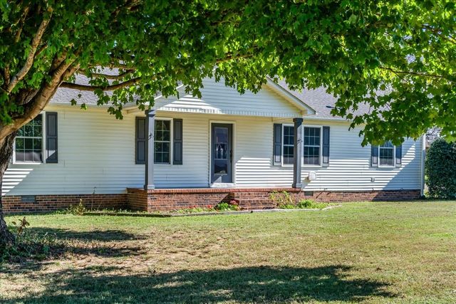 145 Hawkins Dr, Smithville, TN 37166