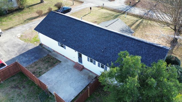 145 Hawkins Dr, Smithville, TN 37166