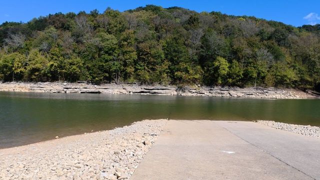 145 Hawkins Dr, Smithville, TN 37166