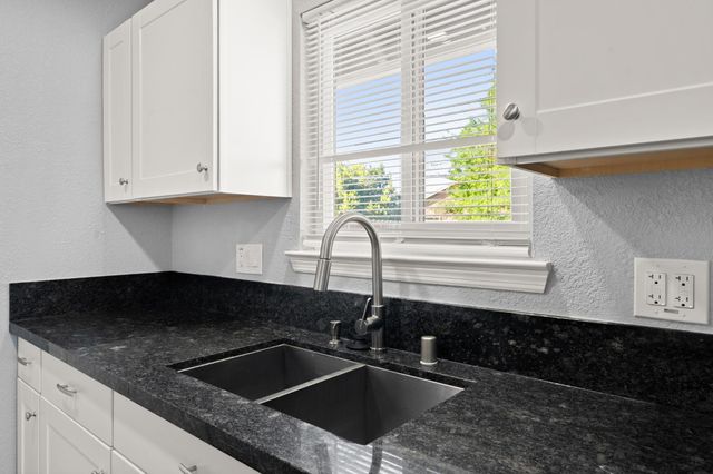 1749 Armington Ave, Sacramento, CA 95832