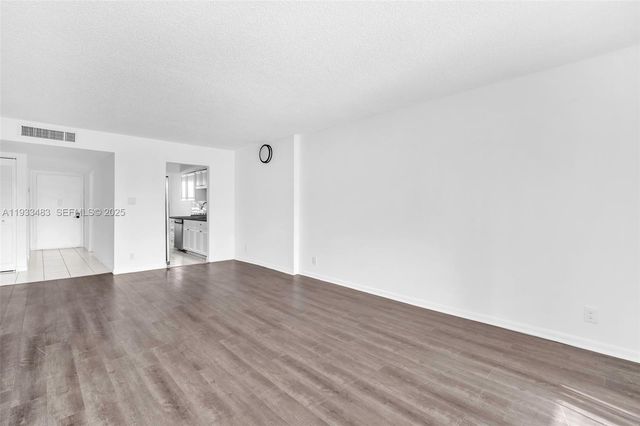 3361 NW 47th Ter 220, Lauderdale Lakes, FL 33319