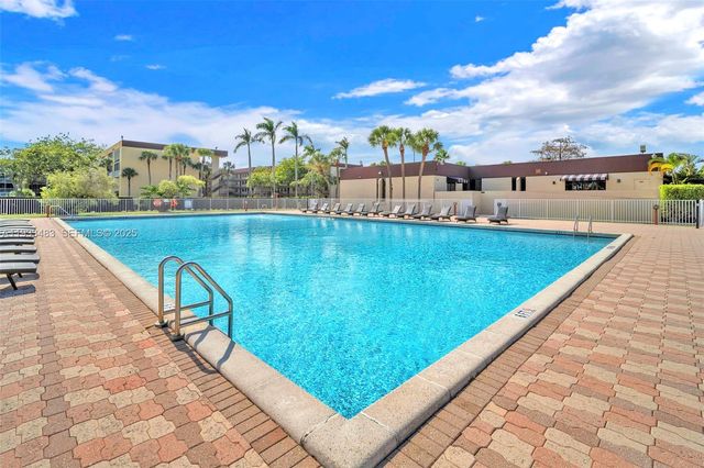 3361 NW 47th Ter 220, Lauderdale Lakes, FL 33319