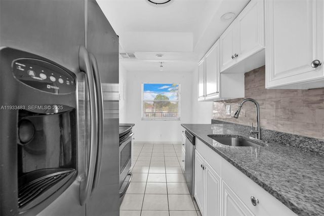 3361 NW 47th Ter 220, Lauderdale Lakes, FL 33319