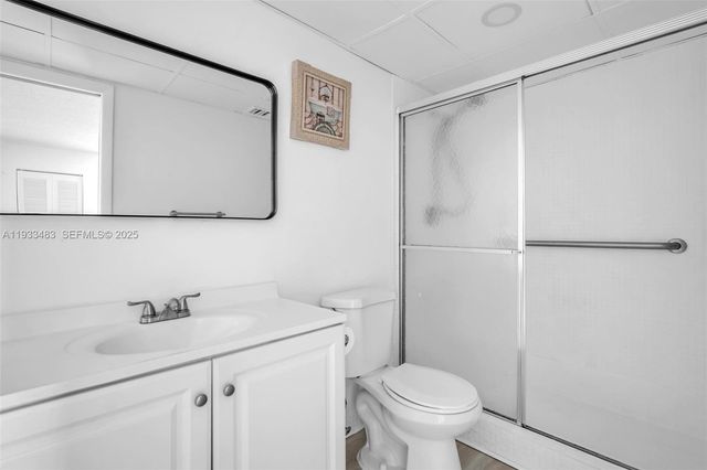 3361 NW 47th Ter 220, Lauderdale Lakes, FL 33319