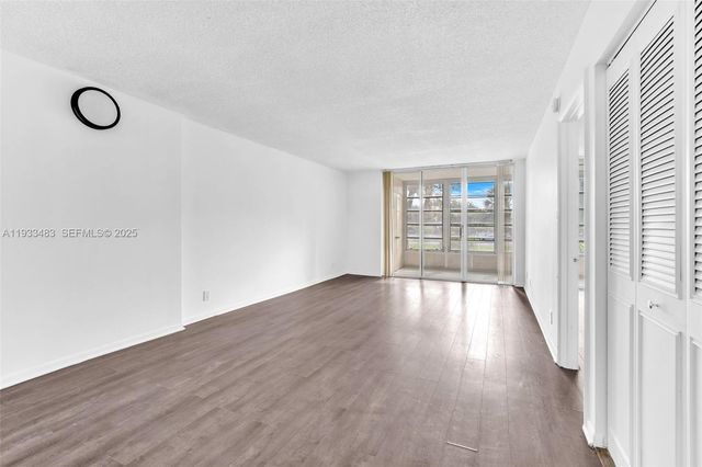 3361 NW 47th Ter 220, Lauderdale Lakes, FL 33319