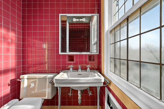 7 ROOSEVELT TERRACE, Bayonne, NJ 07002