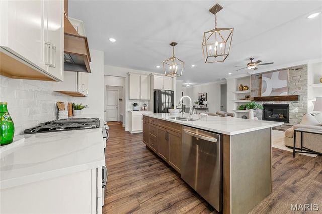 402 Knothole Lane, Wentzville, MO 63385