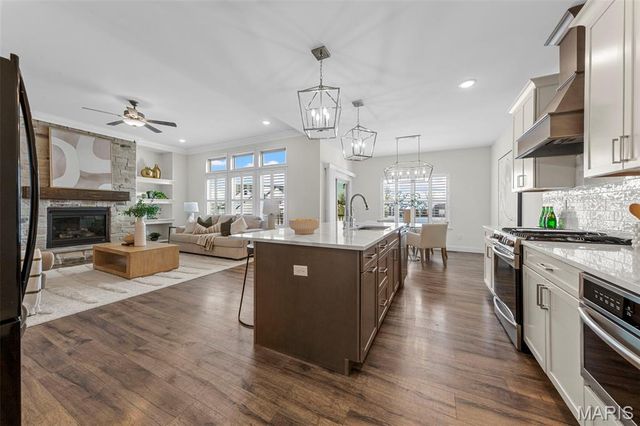 402 Knothole Lane, Wentzville, MO 63385