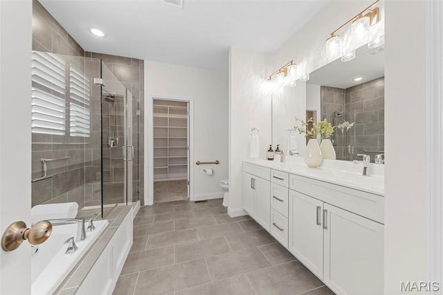 402 Knothole Lane, Wentzville, MO 63385