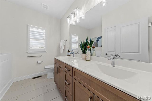 402 Knothole Lane, Wentzville, MO 63385