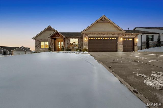 402 Knothole Lane, Wentzville, MO 63385