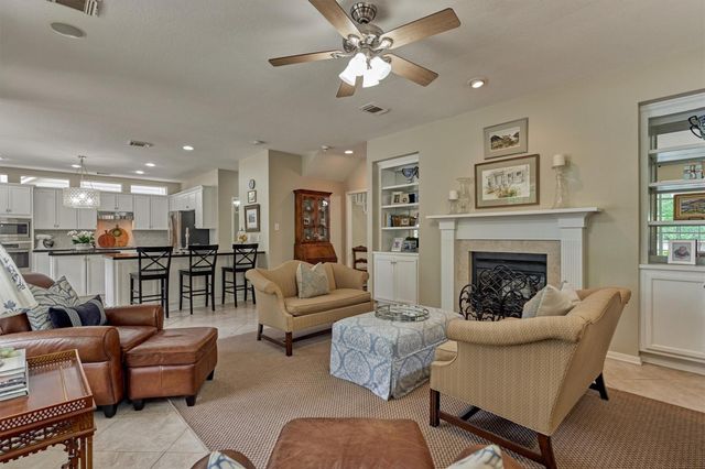 11 Wisteria Walk Circle, The Woodlands, TX 77381
