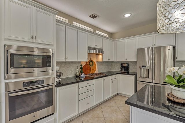 11 Wisteria Walk Circle, The Woodlands, TX 77381