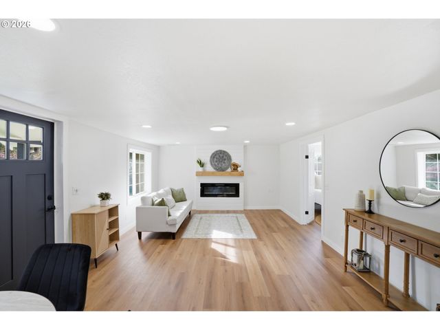 8207 Se COTTRELL Rd, Boring, OR 97009