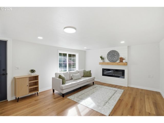 8207 Se COTTRELL Rd, Boring, OR 97009