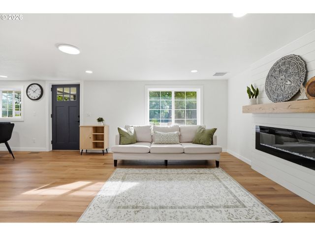 8207 Se COTTRELL Rd, Boring, OR 97009