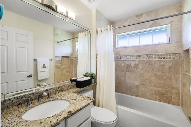 2385 Harmony LN # 204, Naples, FL 34109