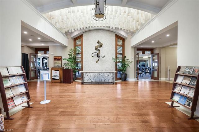 2385 Harmony LN # 204, Naples, FL 34109