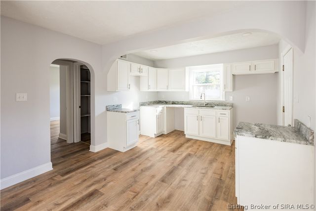 414 Cost Avenue, New Albany, IN 47150