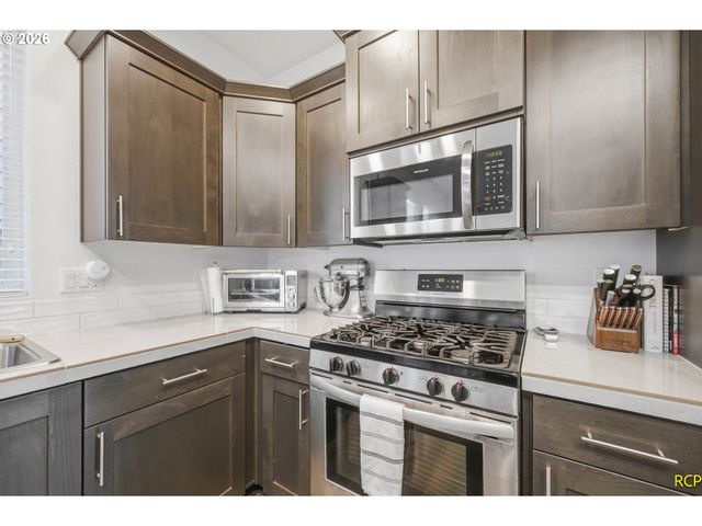 859 S 23RD Ave, Cornelius, OR 97113