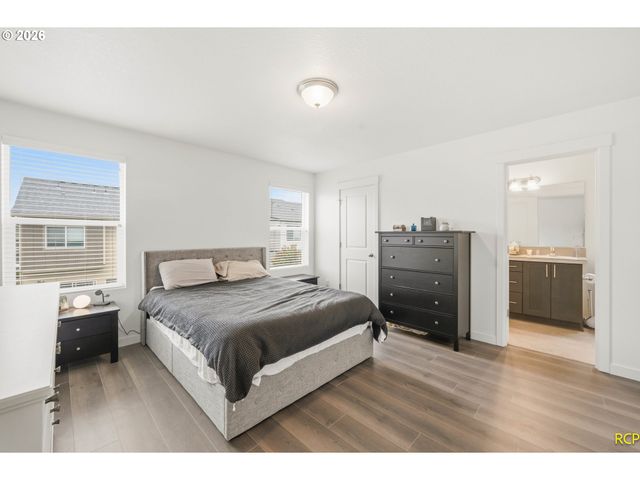 859 S 23RD Ave, Cornelius, OR 97113