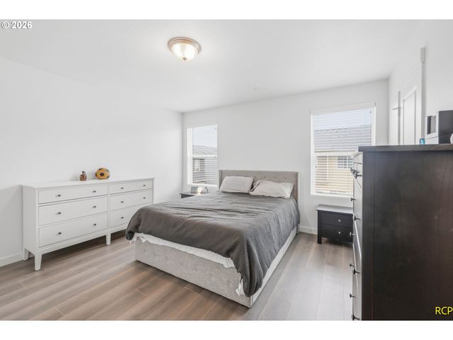 859 S 23RD Ave, Cornelius, OR 97113
