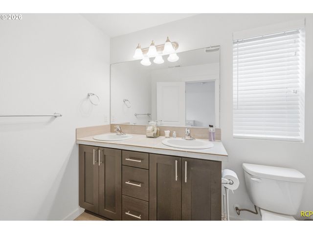 859 S 23RD Ave, Cornelius, OR 97113